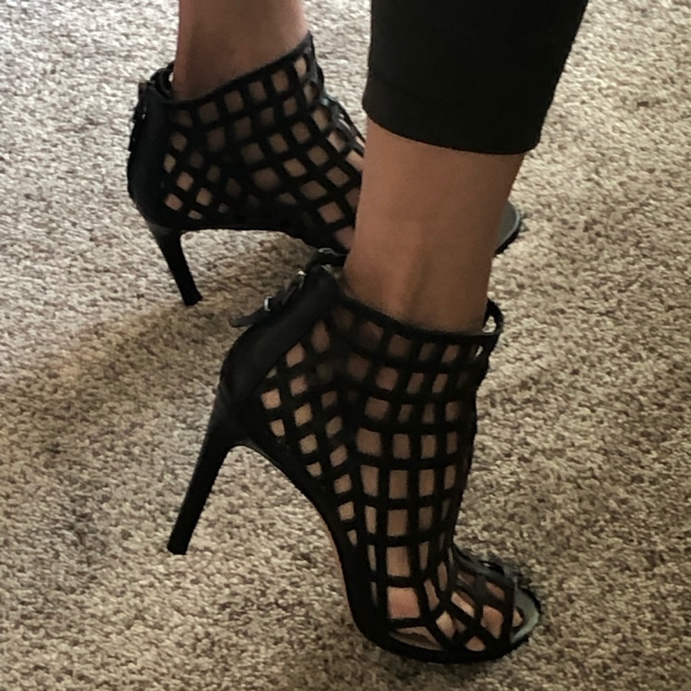 Sexy and cute Via Spiga heels.